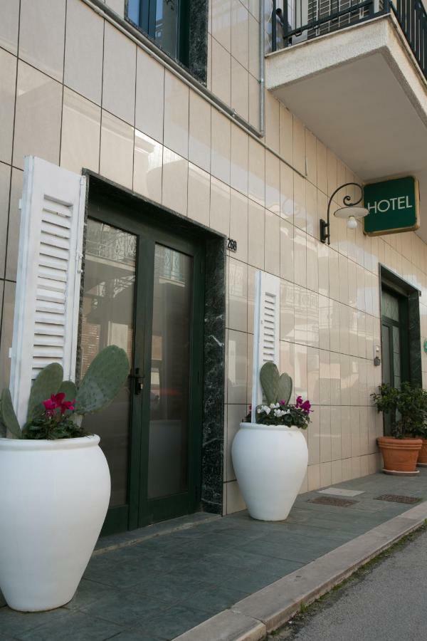 Hotel Bisceglie Exteriör bild